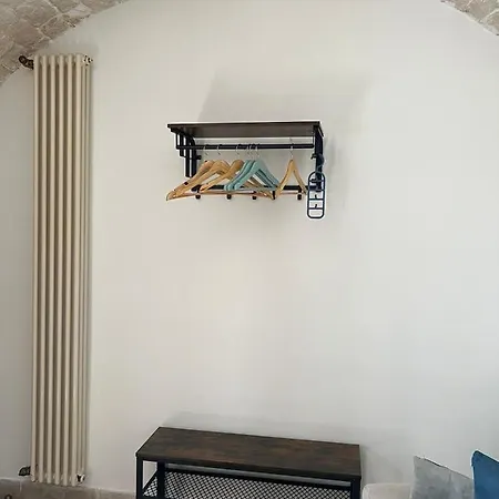 Il Mono Nel Vico *